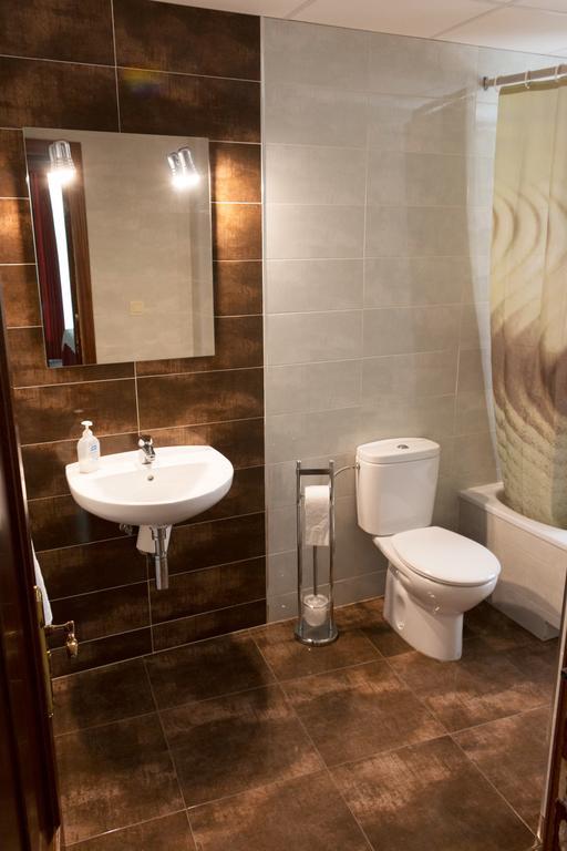 Pension Zurita Granada Bagian luar foto
