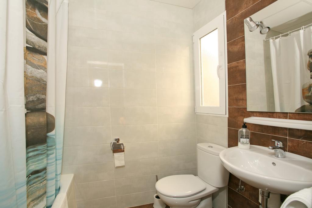 Pension Zurita Granada Bagian luar foto