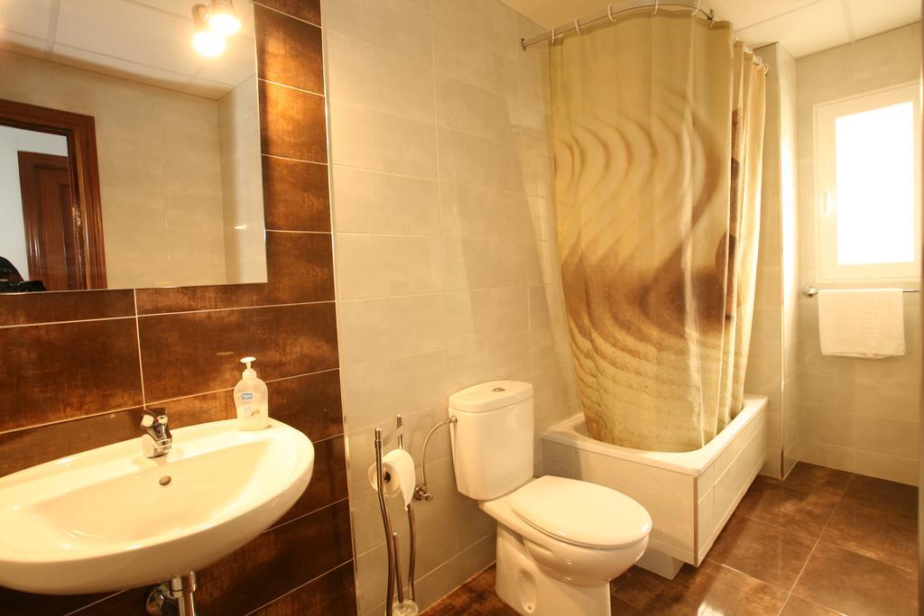 Pension Zurita Granada Bagian luar foto