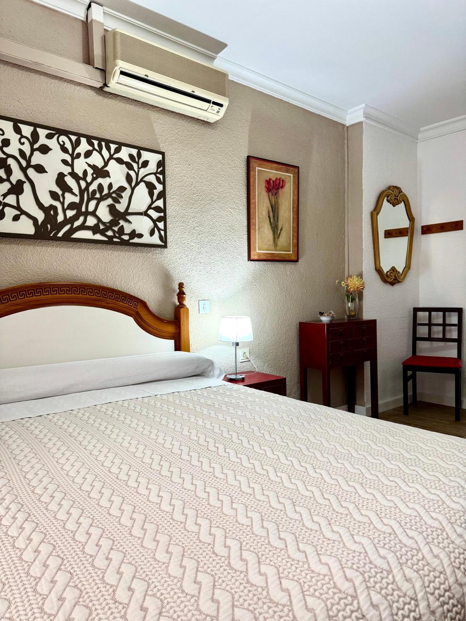 Pension Zurita Granada Bagian luar foto