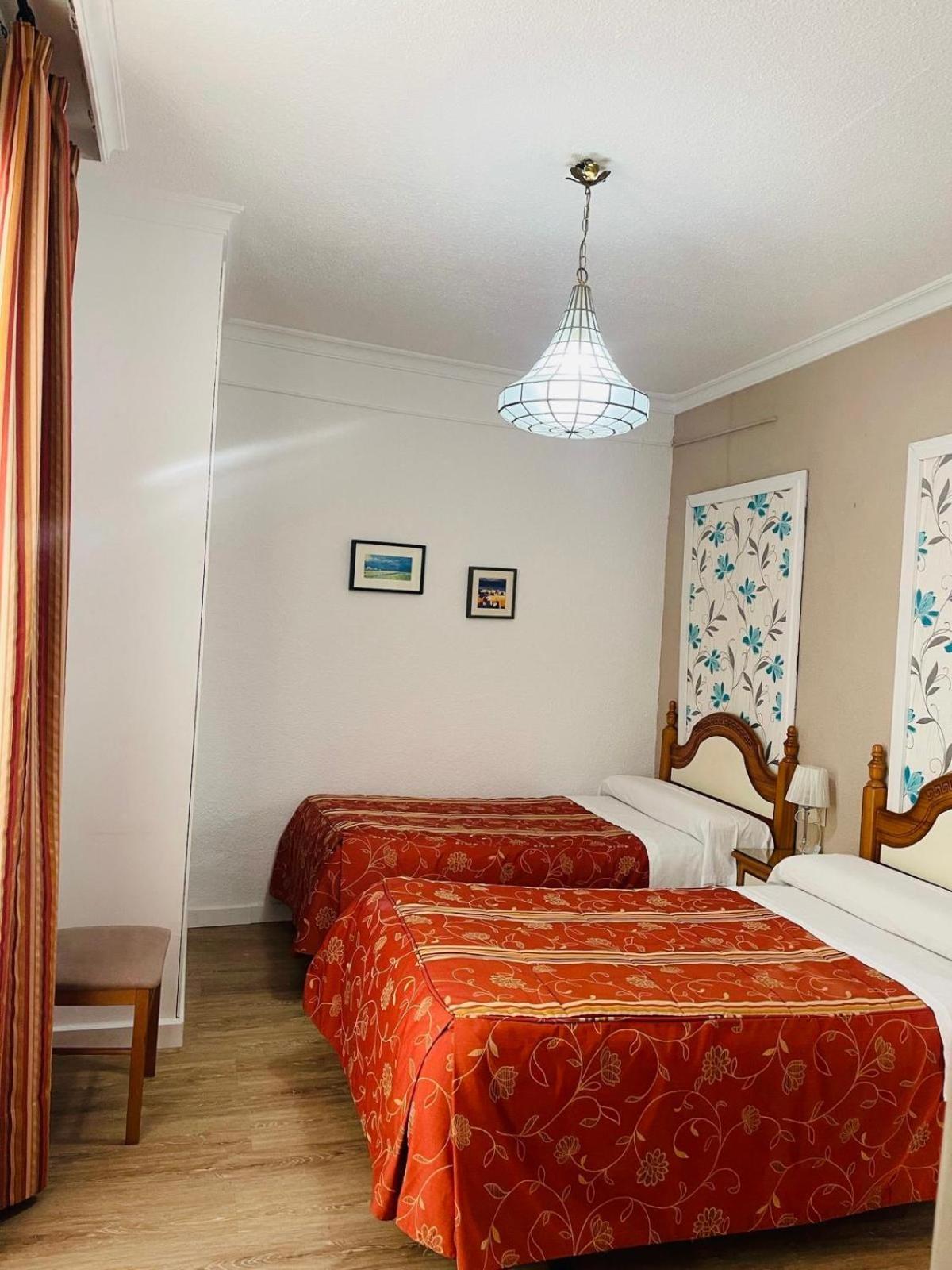 Pension Zurita Granada Bagian luar foto