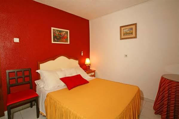 Pension Zurita Granada Bagian luar foto