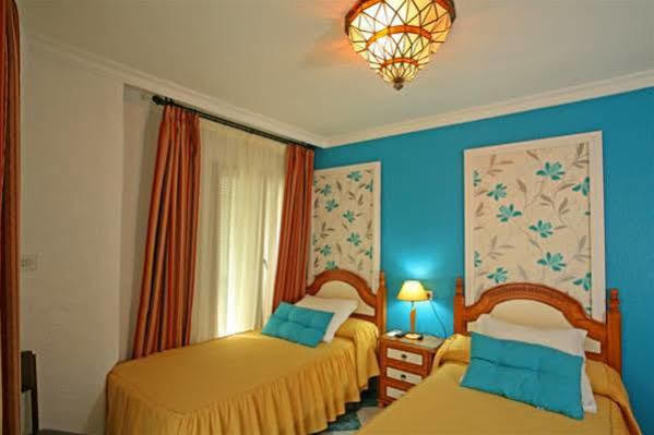 Pension Zurita Granada Bagian luar foto